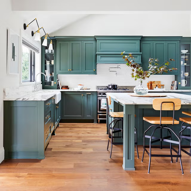 Kitchen & Dining Decor