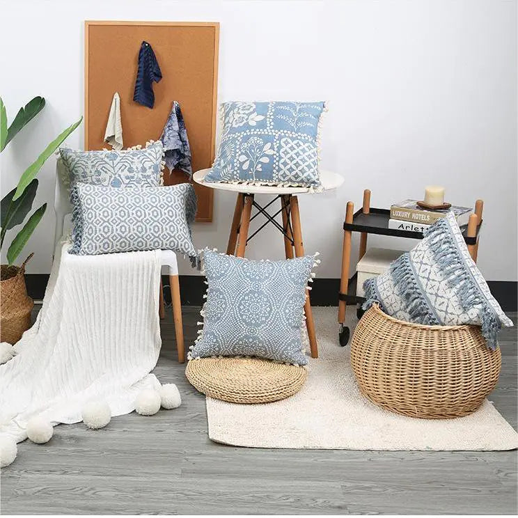 Tufted Cotton Throw Pillow Cushion Cover with Tassels